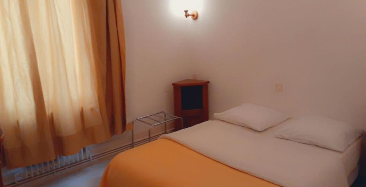 Le Fecamps Hotel Bolbec Exterior photo