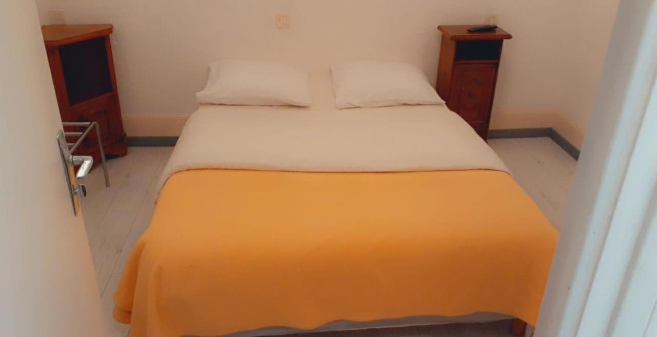 Le Fecamps Hotel Bolbec Exterior photo