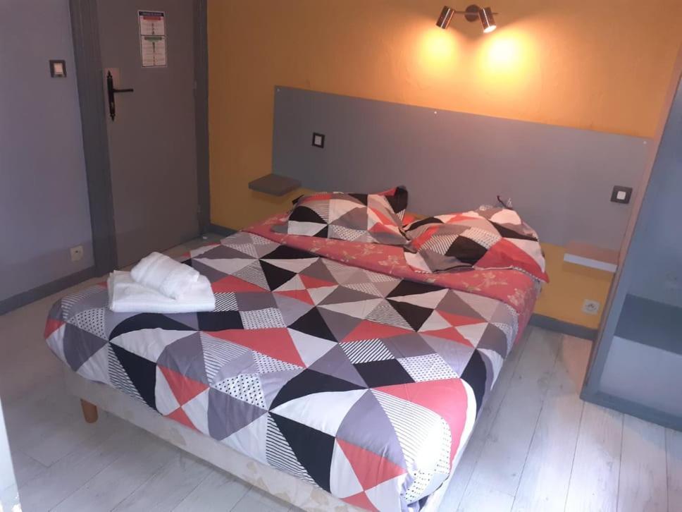 Le Fecamps Hotel Bolbec Exterior photo