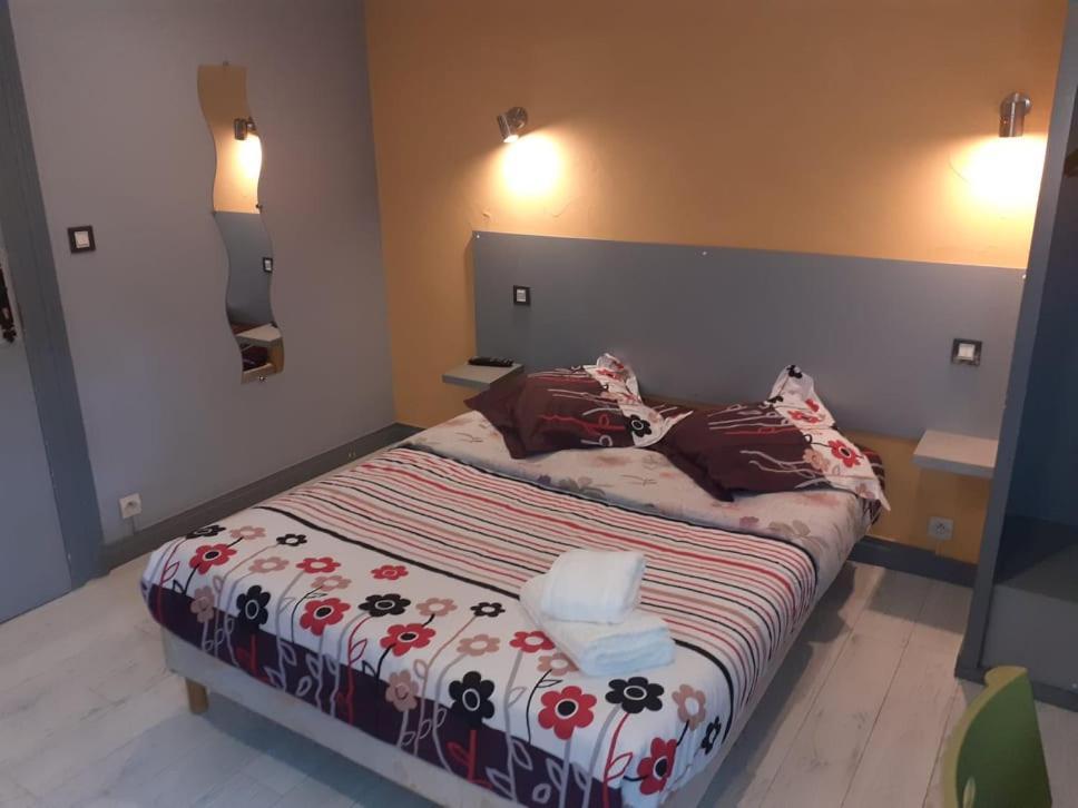 Le Fecamps Hotel Bolbec Exterior photo